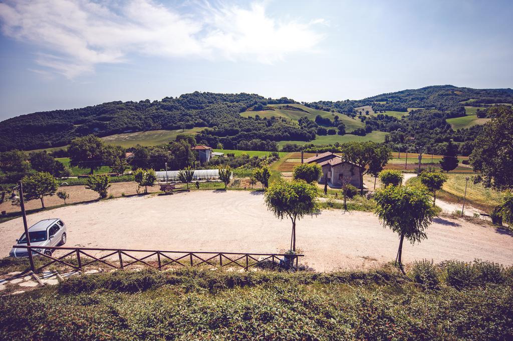 Agriturismo Casal San Sergio Фоссомброне Экстерьер фото
