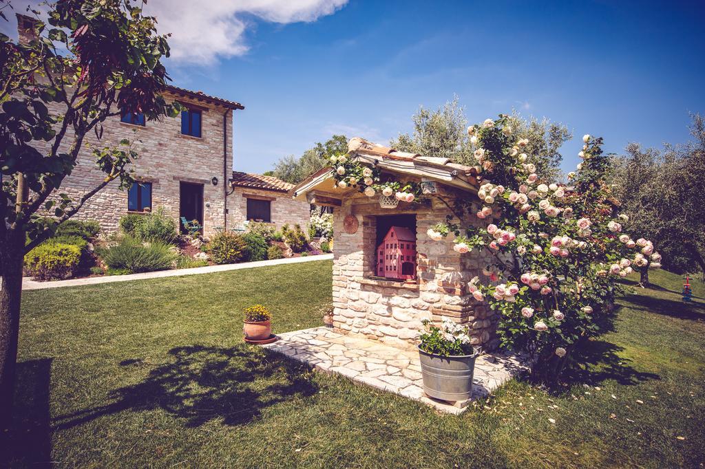 Agriturismo Casal San Sergio Фоссомброне Экстерьер фото