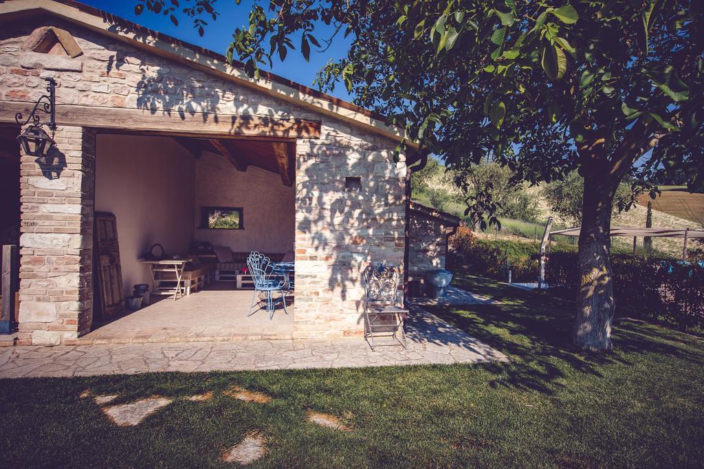 Agriturismo Casal San Sergio Фоссомброне Экстерьер фото